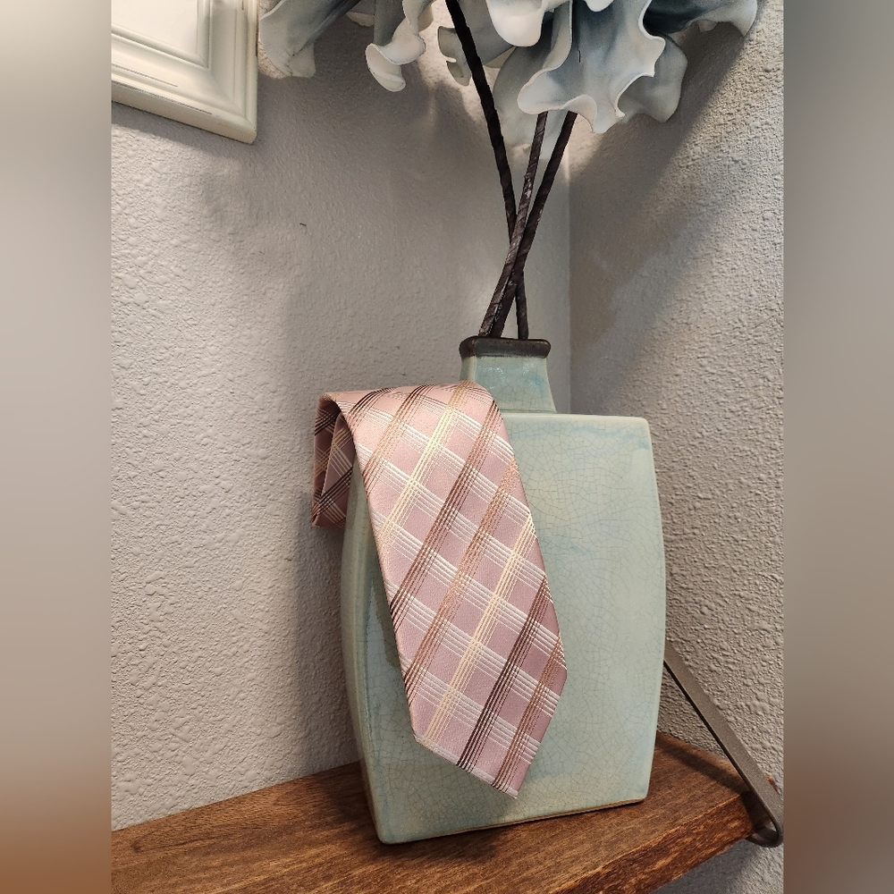 Kenneth Cole Silk Elegant Pink Gold Silver Plaid Men's Tie Wedding
